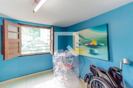 Casa à venda com 495m², 4 quartos e 4 vagasQuarto de serviço 1 / 3 piso