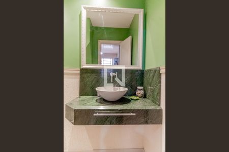 Casa à venda com 495m², 4 quartos e 4 vagasLavabo