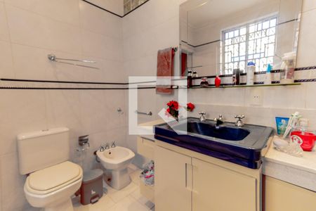 Casa à venda com 495m², 4 quartos e 4 vagasBanheiro da Suíte / 2 piso