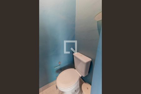 Casa à venda com 495m², 4 quartos e 4 vagasBanheiro de Serviço