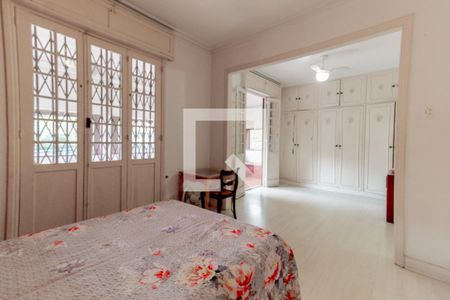Casa à venda com 495m², 4 quartos e 4 vagasSuíte