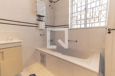 Casa à venda com 495m², 4 quartos e 4 vagasBanheiro da Suíte