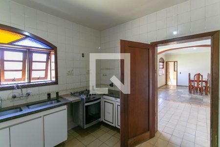 Casa à venda com 580m², 7 quartos e 6 vagasCozinha 1