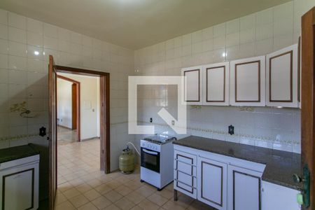 Casa à venda com 580m², 7 quartos e 6 vagasCozinha 1