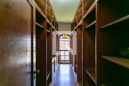 Casa à venda com 580m², 7 quartos e 6 vagasCloset