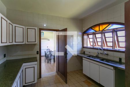 Casa à venda com 580m², 7 quartos e 6 vagasCozinha 1