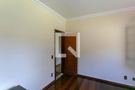 Casa à venda com 580m², 7 quartos e 6 vagasQuarto 1