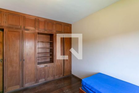 Casa à venda com 580m², 7 quartos e 6 vagasQuarto 2