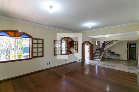 Sala de casa à venda com 7 quartos, 580m² em Trevo, Belo Horizonte