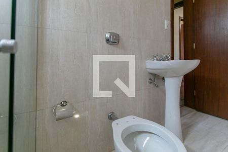 Casa à venda com 580m², 7 quartos e 6 vagasBanheiro da Suíte 2