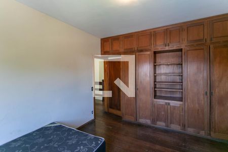 Casa à venda com 580m², 7 quartos e 6 vagasQuarto 2