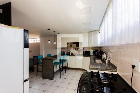 Casa à venda com 320m², 3 quartos e 5 vagas Casa à venda com 320m², 3 quartos e 5 vagasCozinha