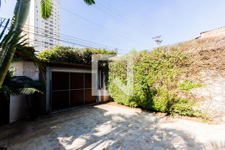 Casa à venda com 320m², 3 quartos e 5 vagas Casa à venda com 320m², 3 quartos e 5 vagasGaragem