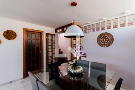 Casa à venda com 320m², 3 quartos e 5 vagas Casa à venda com 320m², 3 quartos e 5 vagasSala de Jantar