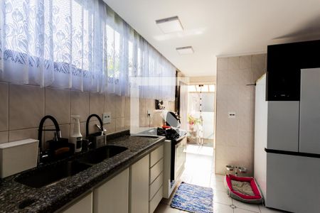 Casa à venda com 320m², 3 quartos e 5 vagas Casa à venda com 320m², 3 quartos e 5 vagasCozinha