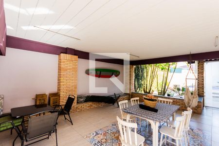 Casa à venda com 320m², 3 quartos e 5 vagas Casa à venda com 320m², 3 quartos e 5 vagasQuintal