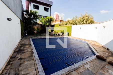 Casa à venda com 320m², 3 quartos e 5 vagas Casa à venda com 320m², 3 quartos e 5 vagasPiscina