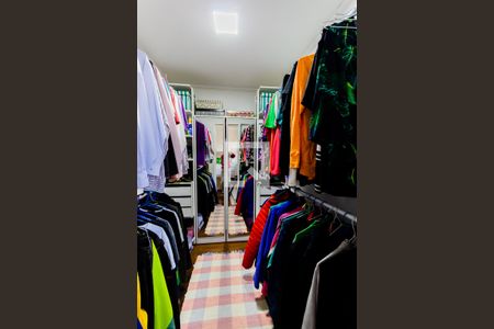 Casa à venda com 320m², 3 quartos e 5 vagas Casa à venda com 320m², 3 quartos e 5 vagasCloset