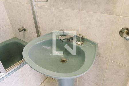 Apartamento à venda com 120m², 3 quartos e 1 vaga Apartamento à venda com 120m², 3 quartos e 1 vagaBanheiro 1 Pia