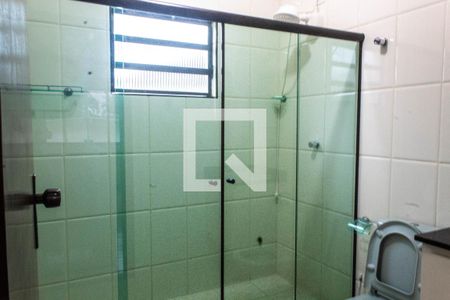 Casa de condomínio para alugar com 250m², 5 quartos e 4 vagasBanheiro