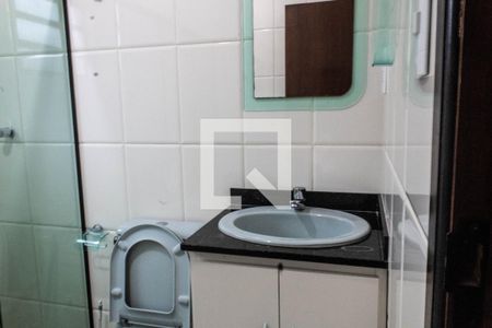 Casa de condomínio para alugar com 250m², 5 quartos e 4 vagasBanheiro