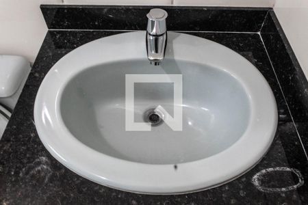 Casa de condomínio para alugar com 250m², 5 quartos e 4 vagasBanheiro