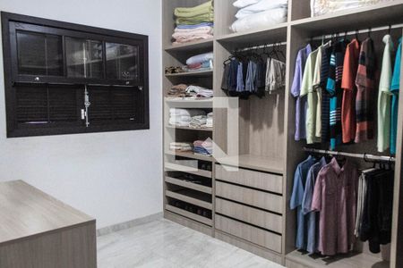 Casa para alugar com 300m², 4 quartos e 4 vagasCloset quarto 2