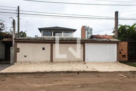 Casa para alugar com 300m², 4 quartos e 4 vagasFachada