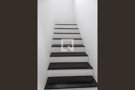 Casa para alugar com 300m², 4 quartos e 4 vagasescada