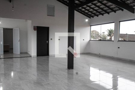 Casa para alugar com 300m², 4 quartos e 4 vagasSalao