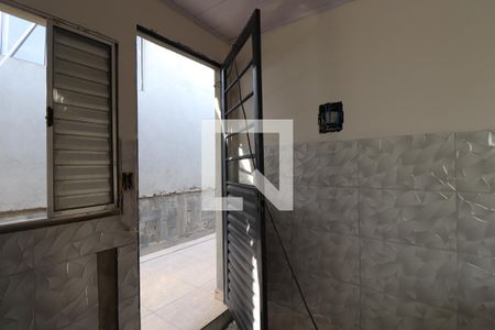 Cozinha de casa para alugar com 1 quarto, 38m² em Jardim Presidente Dutra, Guarulhos
