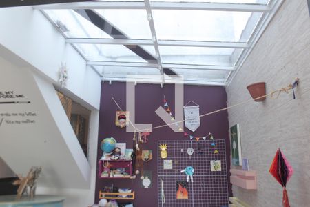 Sala com Solario de casa à venda com 3 quartos, 350m² em Butantã, São Paulo