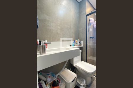 Apartamento à venda com 72m², 2 quartos e 2 vagasBanheiro da Suíte