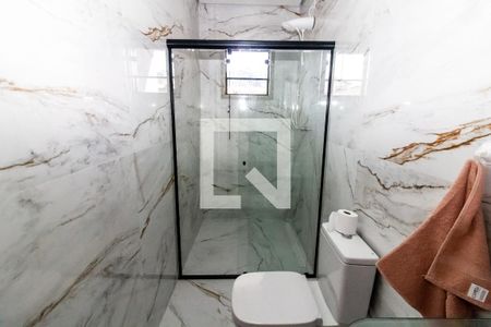 Casa à venda com 140m², 3 quartos e 2 vagas Casa à venda com 140m², 3 quartos e 2 vagasBanheiro da Suíte Quarto 1