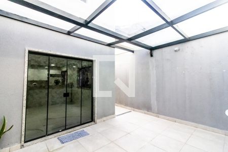 Casa à venda com 140m², 3 quartos e 2 vagas Casa à venda com 140m², 3 quartos e 2 vagasQuintal