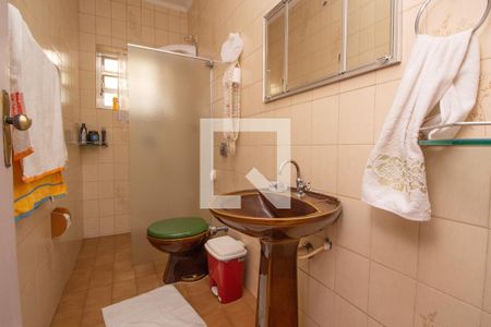 Casa à venda com 245m², 3 quartos e 2 vagas Casa à venda com 245m², 3 quartos e 2 vagasBanheiro Social