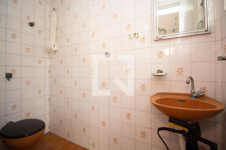 Casa à venda com 245m², 3 quartos e 2 vagas Casa à venda com 245m², 3 quartos e 2 vagasBanheiro de Serviço