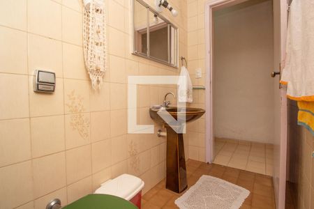 Casa à venda com 245m², 3 quartos e 2 vagas Casa à venda com 245m², 3 quartos e 2 vagasBanheiro Social