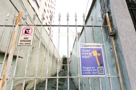 Casa à venda com 75m², 4 quartos e 3 vagas Casa à venda com 75m², 4 quartos e 3 vagasFachada