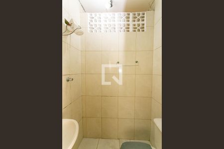 Casa à venda com 75m², 4 quartos e 3 vagas Casa à venda com 75m², 4 quartos e 3 vagasCasa 1 - Banheiro 1