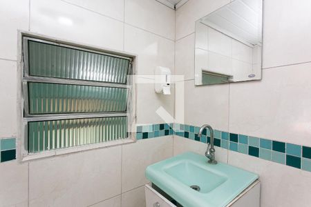 Casa à venda com 75m², 4 quartos e 3 vagas Casa à venda com 75m², 4 quartos e 3 vagasCasa 2 - Banheiro da Suíte