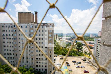 Vista da sala de apartamento para alugar com 2 quartos, 47m² em Parque São Vicente, Santo André
