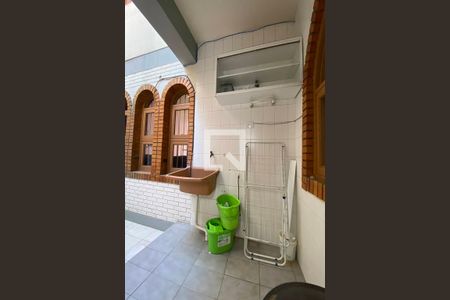 Casa à venda com 263m², 4 quartos e sem vagaLavanderia