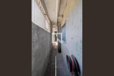 Casa à venda com 350m², 2 quartos e 3 vagasCorredor 