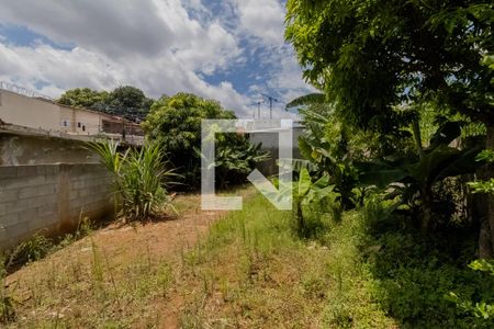 Casa à venda com 350m², 2 quartos e 3 vagasFundos 