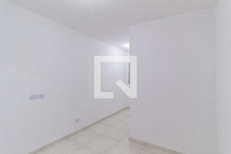 Quarto de casa para alugar com 1 quarto, 35m² em Vila Menk, Osasco