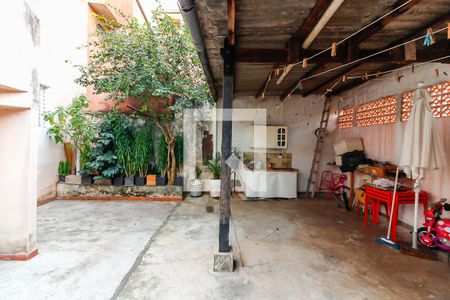 Casa à venda com 131m², 3 quartos e 4 vagasQuintal