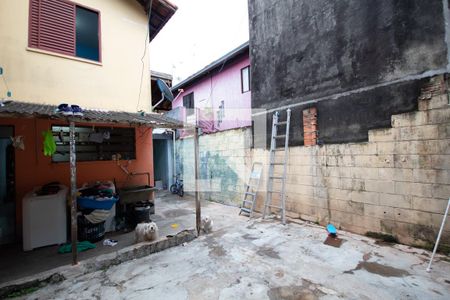 Casa para alugar com 80m², 2 quartos e 2 vagasÁrea de serviço e quintal