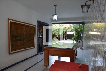 Casa à venda com 350m², 3 quartos e 4 vagasÁrea Externa