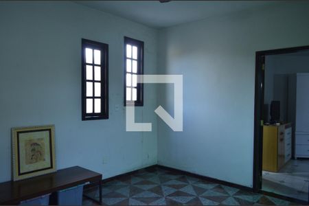 Casa à venda com 350m², 3 quartos e 4 vagasSaleta